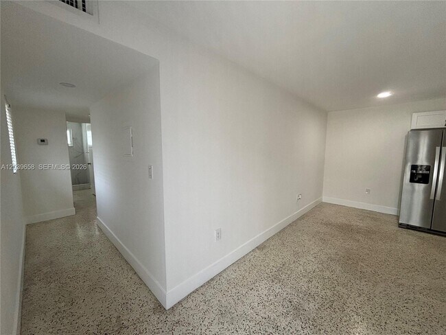 Building Photo - 458 E 31st St