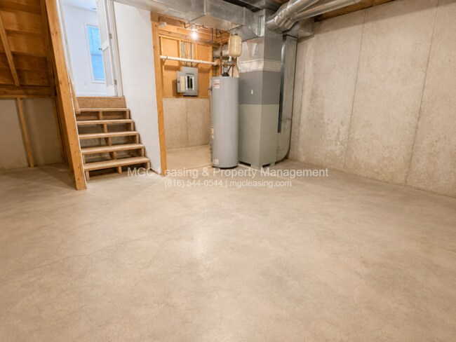 Building Photo - Creekwood Park Townhomes: 3 bedroom Duplex with unique floor plan for rent in the Northland