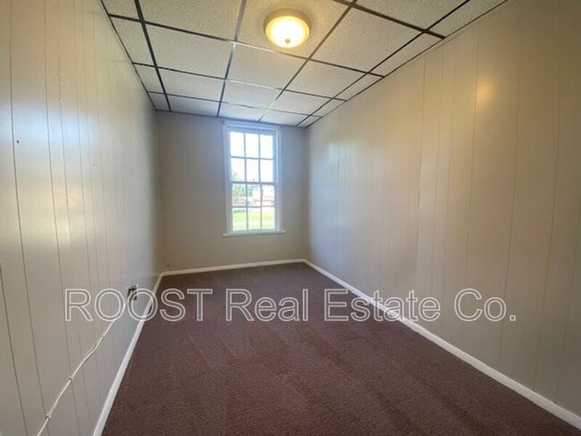 Building Photo - 22-22 S Twin St