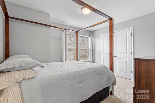 Building Photo - 727 Mountain Quail Dr
