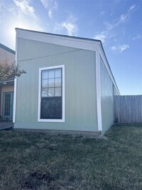Building Photo - 7002 SW Green Terrace Blvd