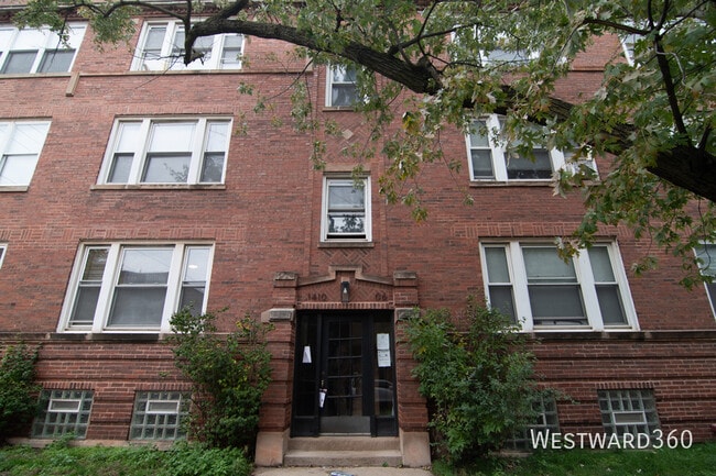 Building Photo - 1410 W Farragut Ave