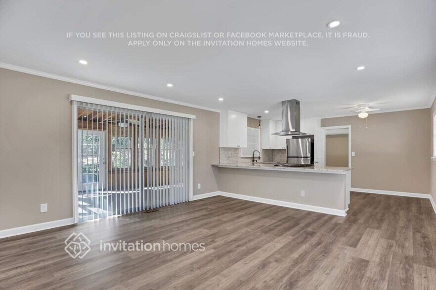 Building Photo - 3782 Greenhill Dr