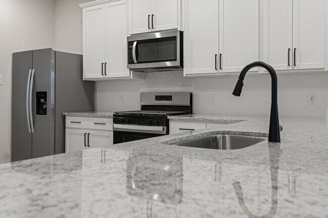 Building Photo - 23110 Dadi Orchid Dr