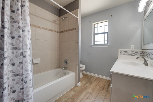 Building Photo - 4501 Chelsea Dr