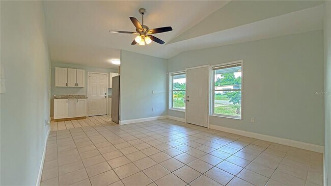 Building Photo - 1311 Hillcrest Dr
