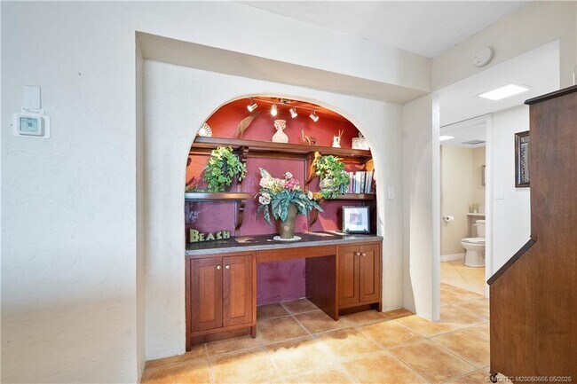 Building Photo - 10410 S Ocean Dr