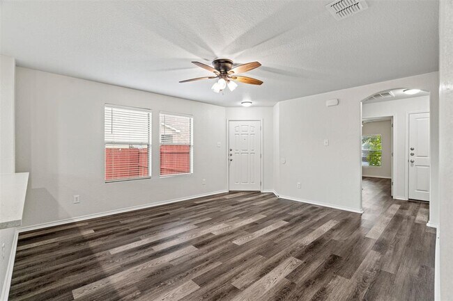 Building Photo - 206 Wells Bend