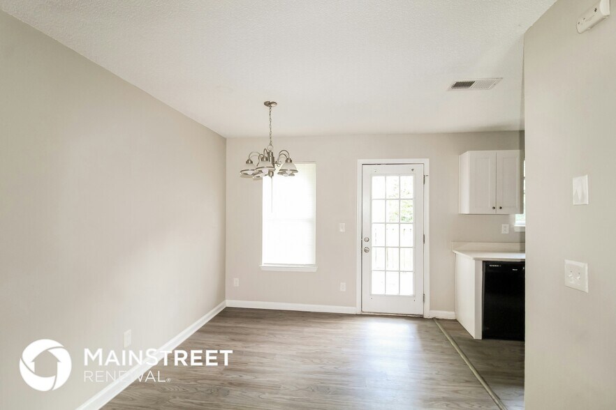 Building Photo - 4240 Ward Bluff Dr