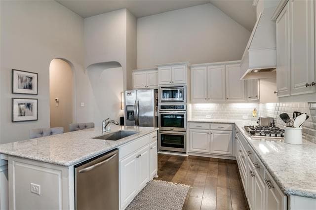 Building Photo - 613 Race Dr