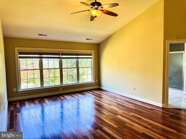 Building Photo - 6403 Velliety Ln