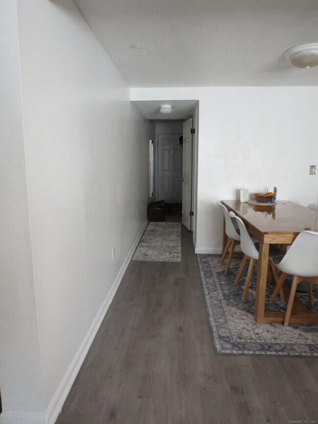 Building Photo - 97 Highland Rd