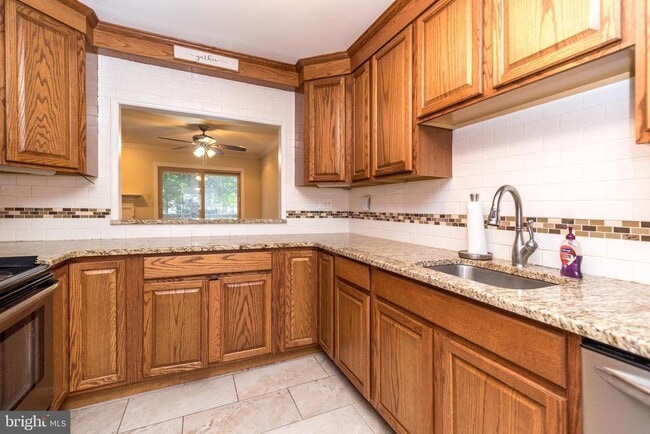 Building Photo - 108 Susan Constant Ct