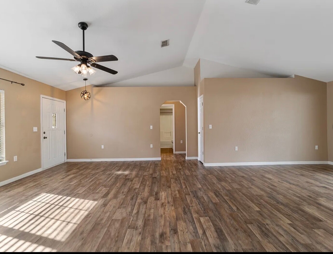 Building Photo - 6930 Bahia Rd