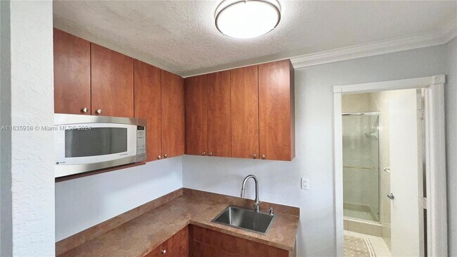 Building Photo - 3910 SW 134th Ave