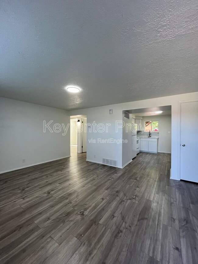 Building Photo - 670 S 500 E