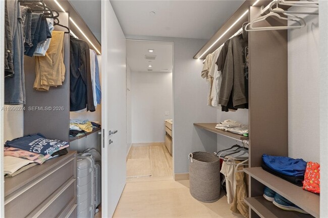 Building Photo - 18975 Collins Ave