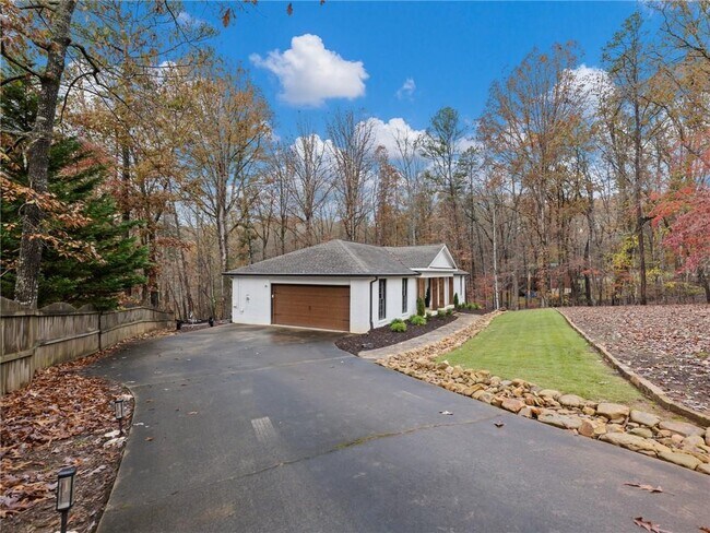 Building Photo - 7328 Ivy Cir