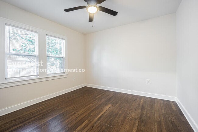 Building Photo - 3 Bed/2 Bath Home with Fenced Yard & Off-Street Parking / Pet-Friendly / Coming Soon!