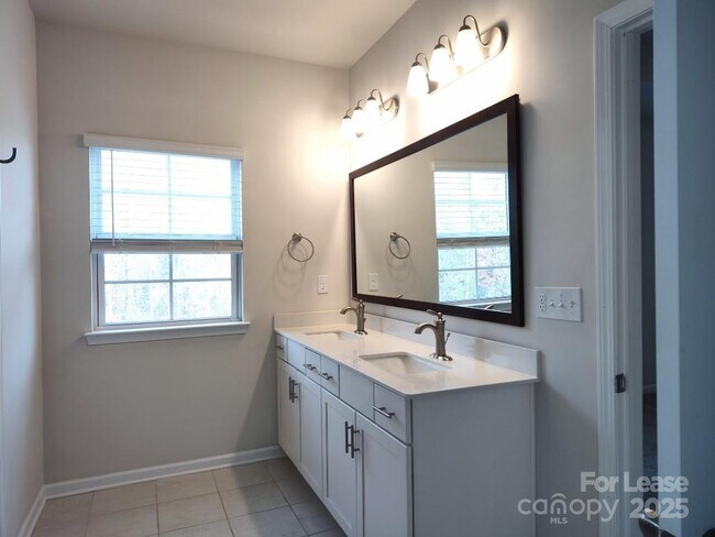 Building Photo - 3327 Glenn Hope Wy