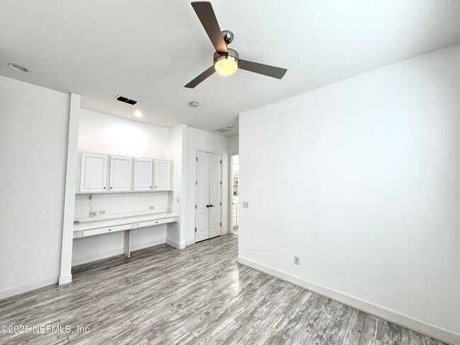 Building Photo - 559 Majestic Eagle Dr