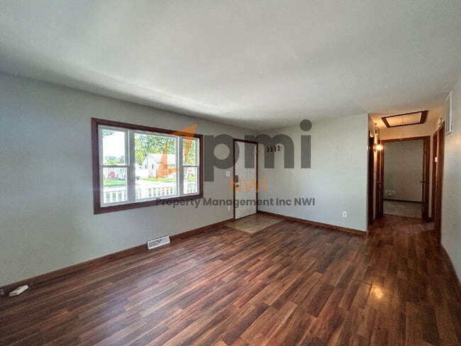 Building Photo - 3 Walnut Pkwy