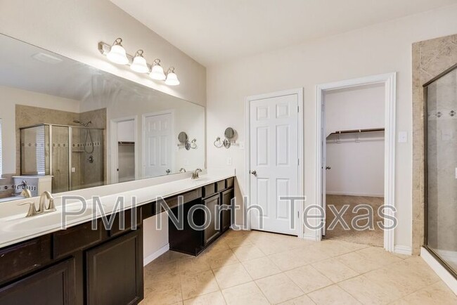Building Photo - 415 San Marcos Dr