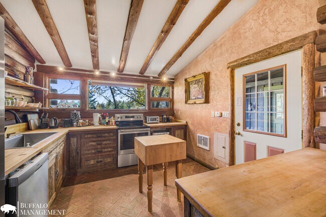 Building Photo - 575 Targhee Towne Rd