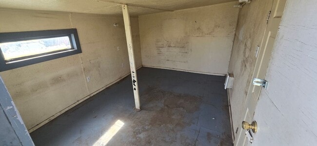 Building Photo - 2518 Applegate Ave