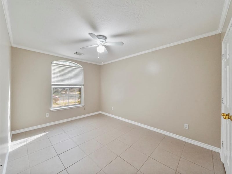 Building Photo - 15927 Breanna Ln
