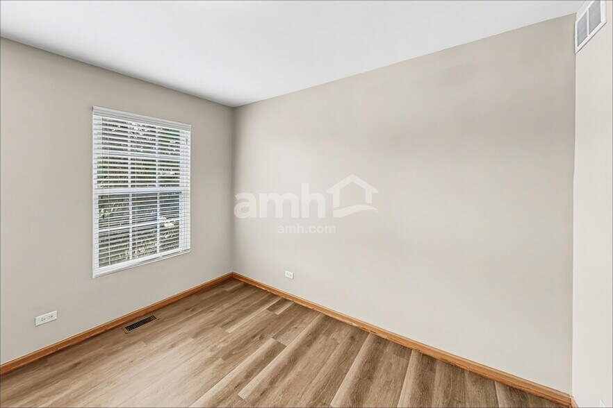 Building Photo - 2771 Cranston Cir
