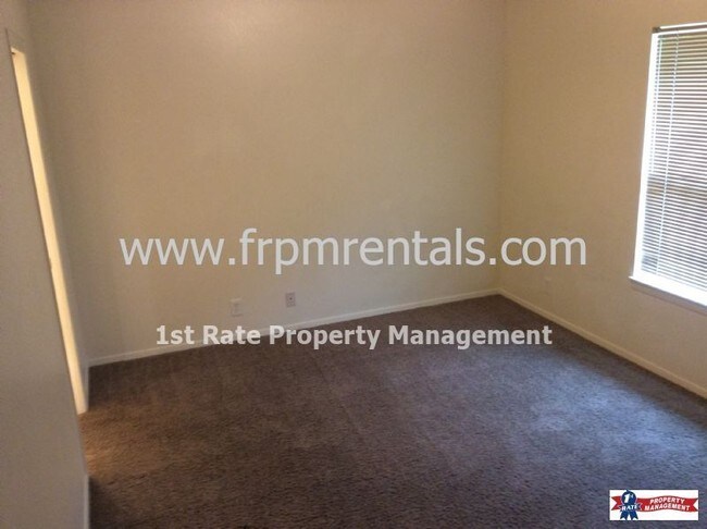 Building Photo - 1480 N Hartman St