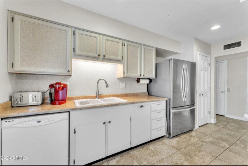 Building Photo - 13018 W Limewood Dr