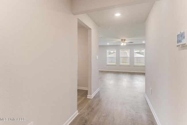 Building Photo - 1057 Enclave Cir