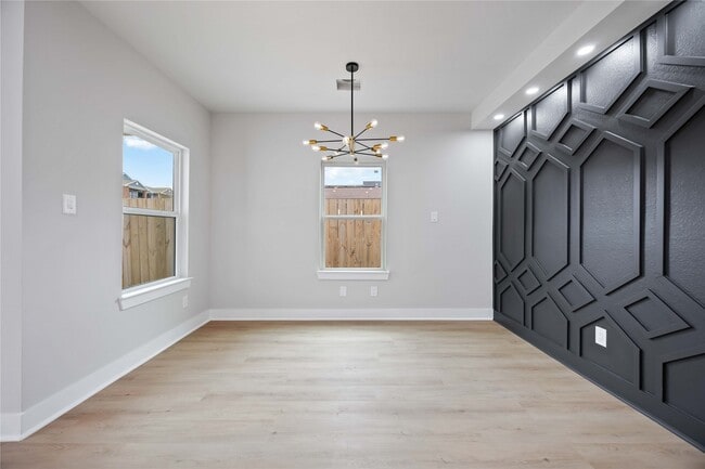 Building Photo - 8310 Mariah St