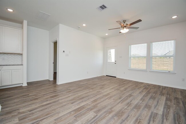 Building Photo - 5962 First Blush Dr