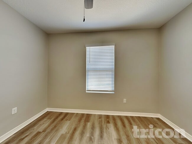 Building Photo - 935 Summer Glen Dr