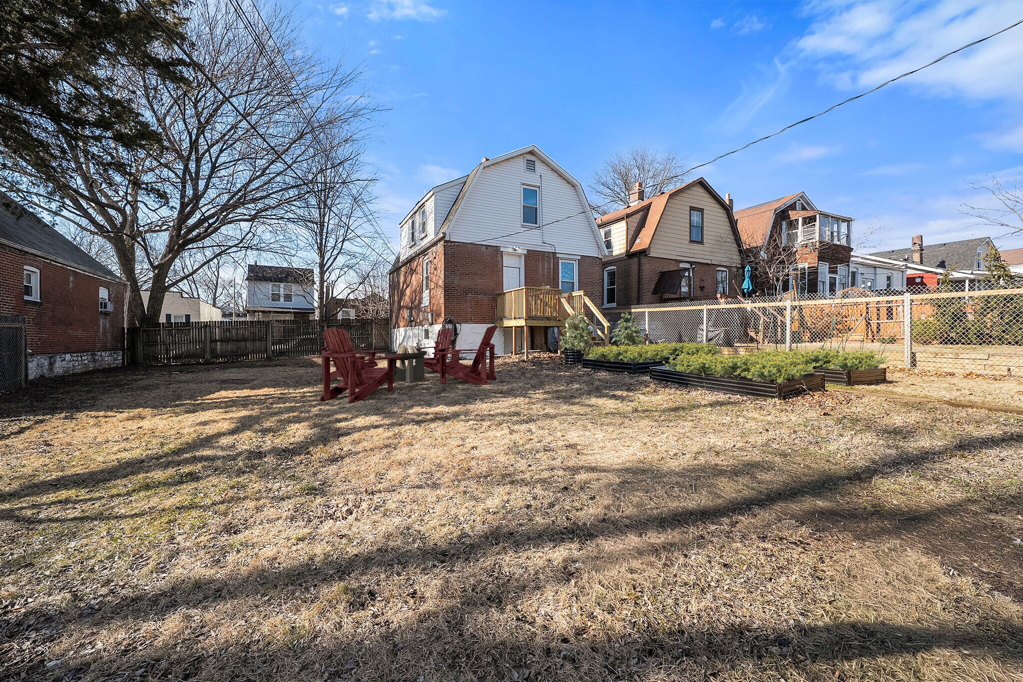 Photo virtually staged. - 5354 Gilson Ave