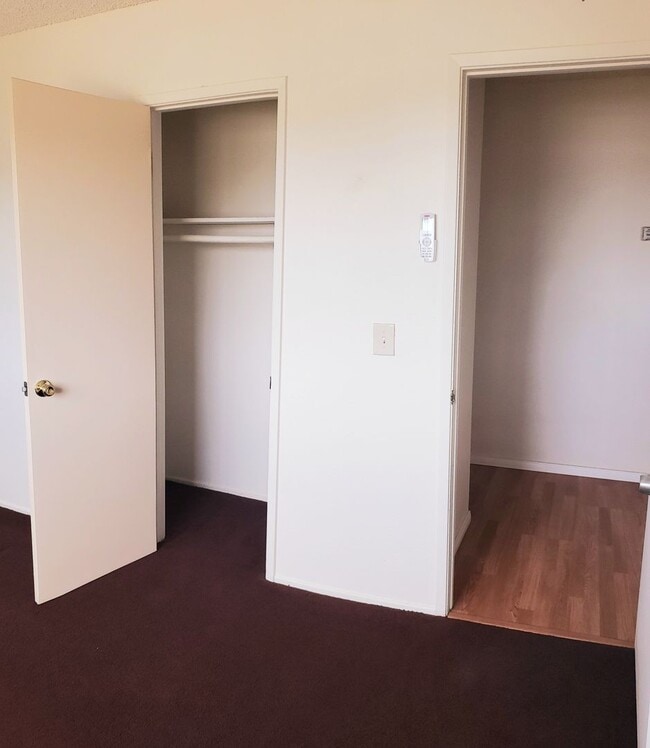 Building Photo - 3 Bedroom 2  Bath home with Garage in the heart of JT!!