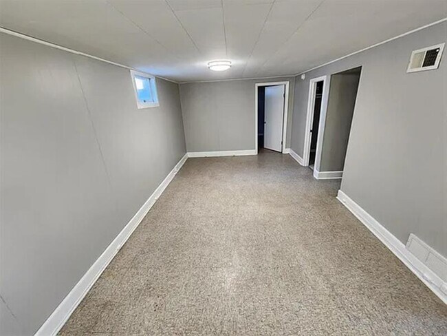 Building Photo - Circle Dr,Smart Home##
