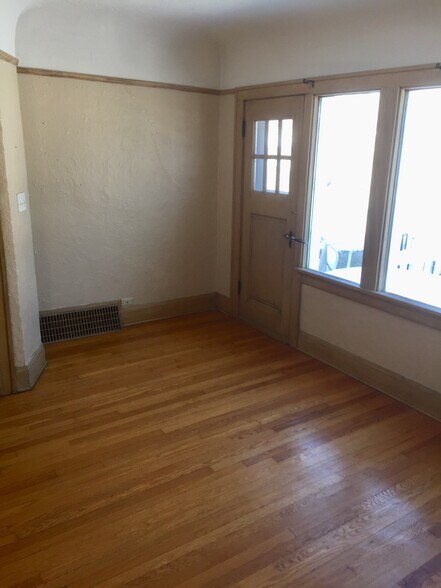Building Photo - 2525 N 68th St
