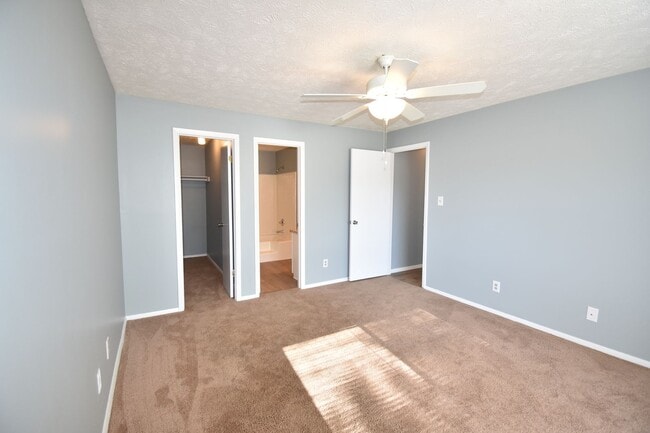 Building Photo - Coming Soon! 2 Bedroom and 2 Bath Condo (No Pets)