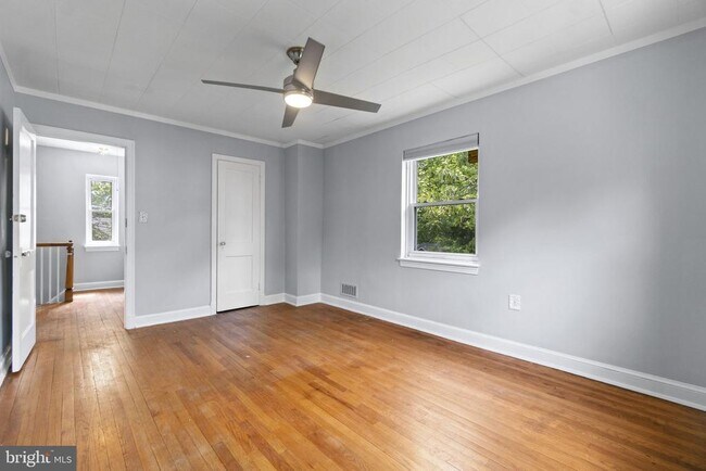 Building Photo - 6014 39th Ave