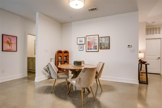 Building Photo - 5718 McCommas Blvd