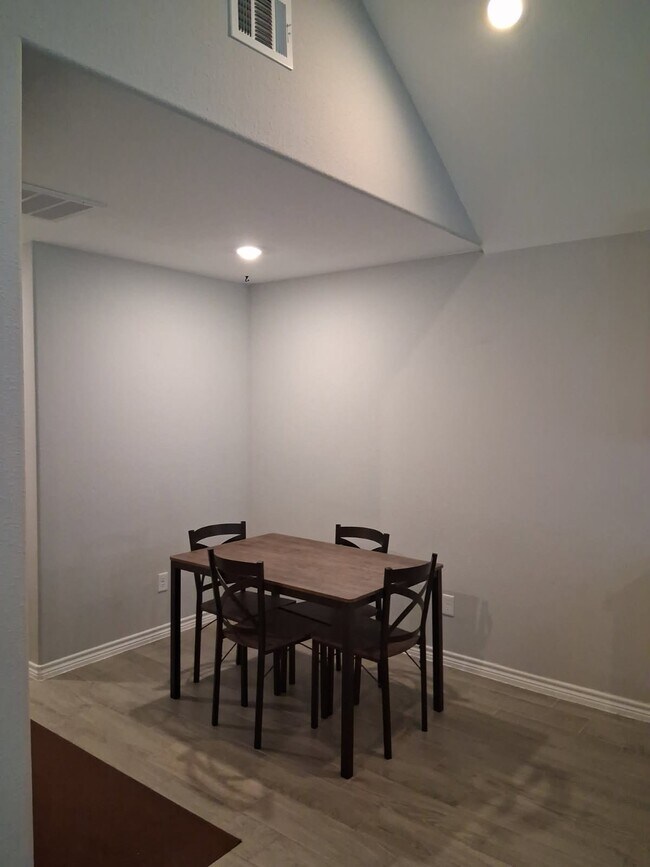 Building Photo - 9593 Darkwood St