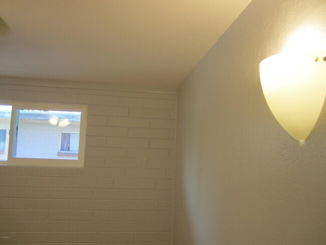 Building Photo - 2021 S Granada Dr