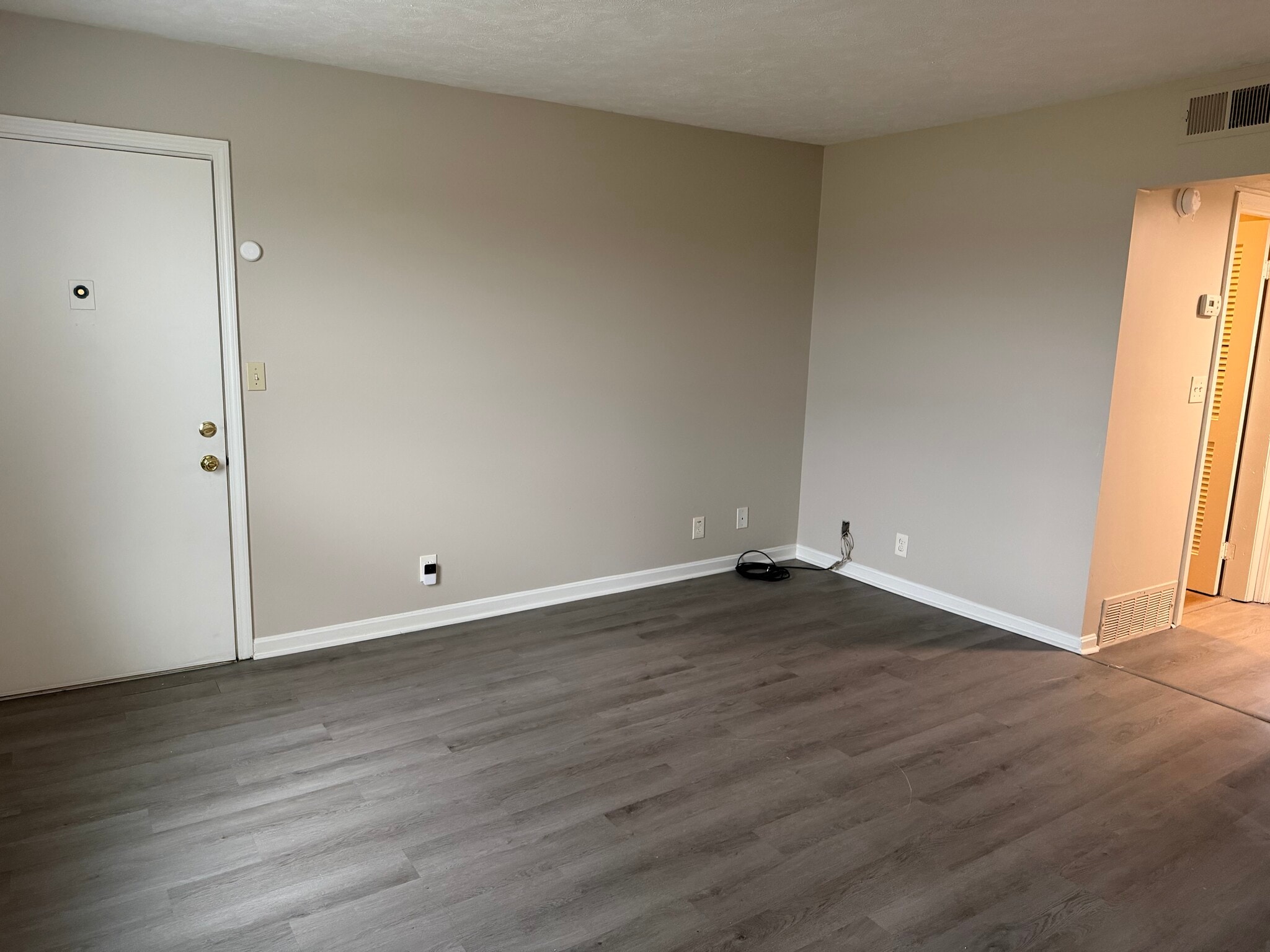 Front Room - 1515 Steadmantown Ln