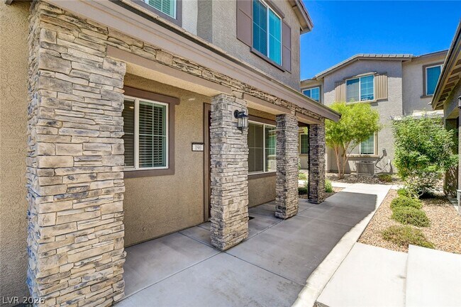 Building Photo - 5730 Sky Pointe Dr