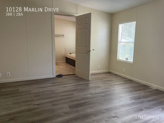 Building Photo - 10128 Marlin Dr