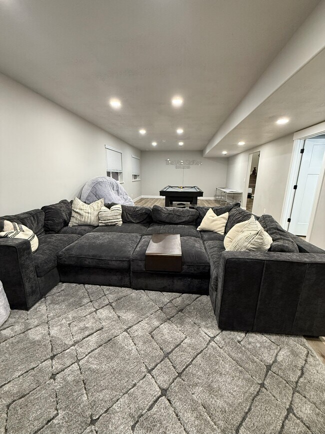 Building Photo - 46 S 2920 W